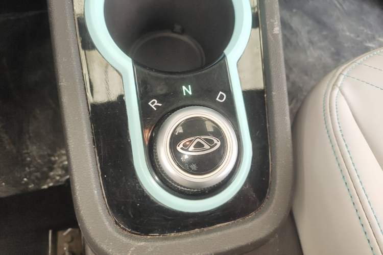 Used Chery QQ Little Ant 2021 200 000-Yuan Ant Fan Edition Talent Version NMC Battery 301 km Gear Lever