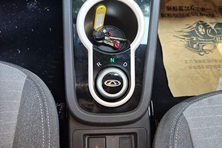 Used Chery QQ Little Ant 2021 200 000-Yuan Ant Fan Edition Energetic Version NMC Lithium Battery 301 km Gear Lever