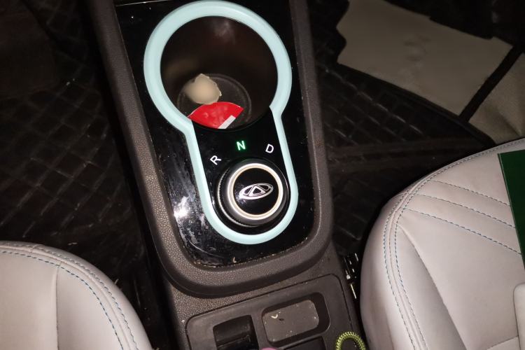 Used Chery QQ Little Ant 2021 200 000-Yuan Ant Fan Edition Talent Version NMC Battery 301 km Gear Lever