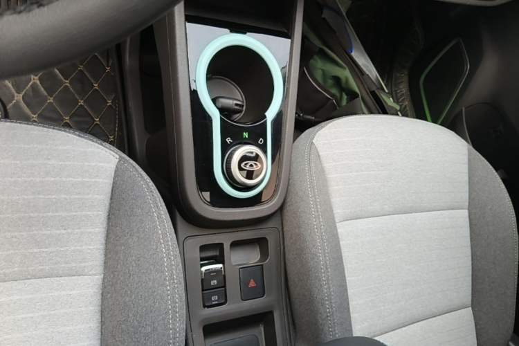 Used Chery QQ Little Ant 2021 150 000 Yuan Ant Fan Edition Ant Stylish Version Lithium Iron Phosphate Gear Lever