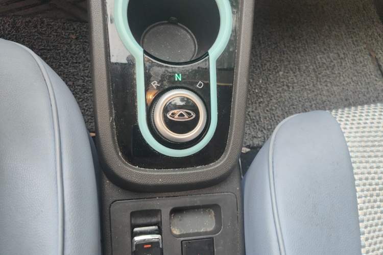 Used Chery QQ Little Ant 2021 200 000-Yuan Ant Fan Edition Talent Version NMC Battery 301 km Gear Lever