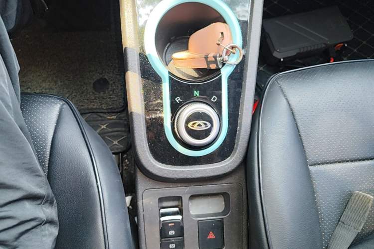 Used Chery QQ Little Ant 2021 150 000 Yuan "Ant Fan" Edition New Ant Cool Version Lithium-Ion Battery Gear Lever