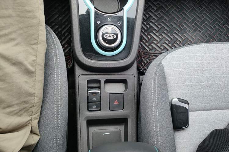 Used Chery QQ Little Ant 2021 150 000 Yuan Ant Fan Edition Ant Stylish Version Lithium-Ion Battery Gear Lever