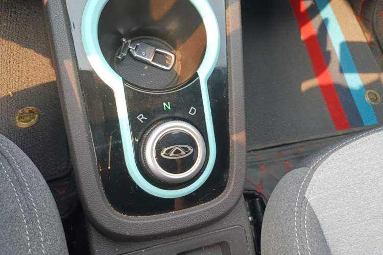 Used Chery QQ Little Ant 2021 200 000-Yuan Ant Fan Edition Talent Version NMC Battery 301 km Gear Lever