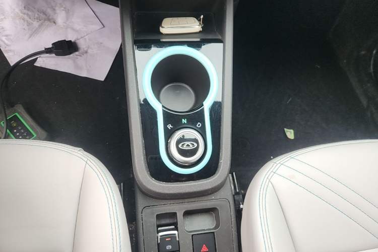 Used Chery QQ Little Ant 2021 200 000-Yuan Ant Fan Edition Talent Version NMC Battery 301 km Gear Lever