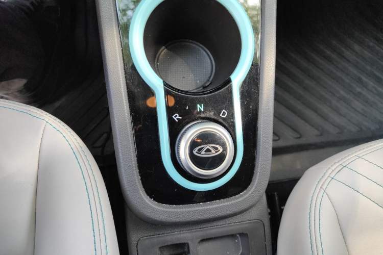 Used Chery QQ Little Ant 2021 200 000-Yuan Ant Fan Edition Talent Version NMC Battery 301 km Gear Lever