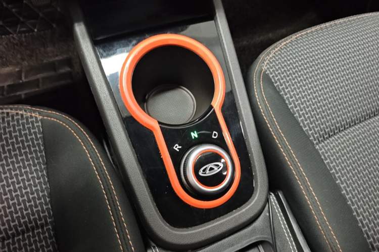 Used Chery QQ Little Ant 2021 200 000-Yuan Ant Fan Edition Energized Version Lithium Iron Phosphate 301 km Gear Lever