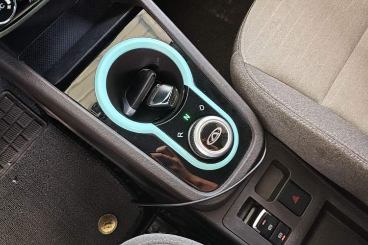 Used Chery QQ Little Ant 2021 150 000 Yuan "Ant Fan" Edition New Ant Cool Version Lithium-Ion Battery Gear Lever