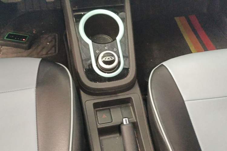 Used Chery QQ Little Ant 2021 150 000 Yuan Ant Fan Edition Ant Trend Version Lithium-Ion Battery Gear Lever