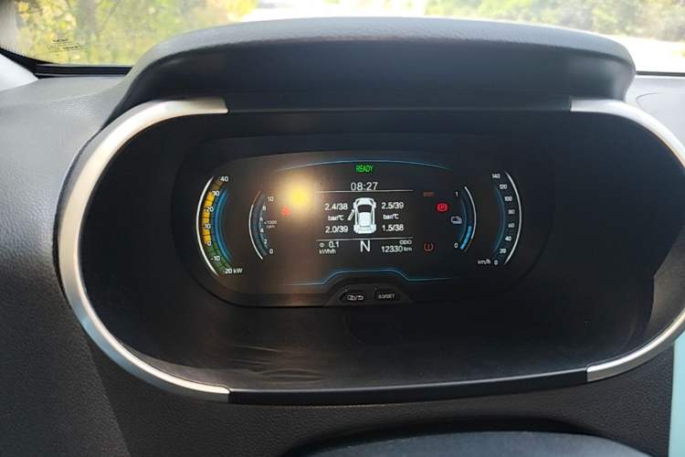Used Chery QQ Little Ant 2021 150 000 Yuan "Ant Fan" Edition New Ant Cool Version Lithium-Ion Battery Instrument Cluster