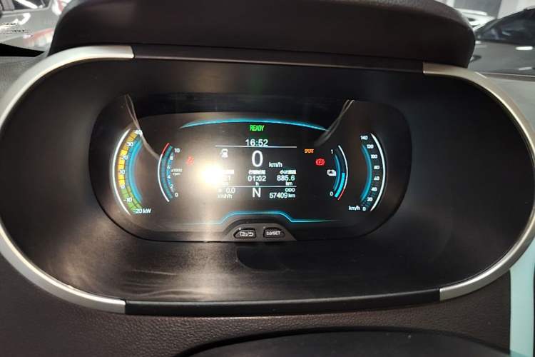 Used Chery QQ Little Ant 2021 150 000 Yuan Ant Fan Edition Ant Stylish Version Lithium-Ion Battery Instrument Cluster