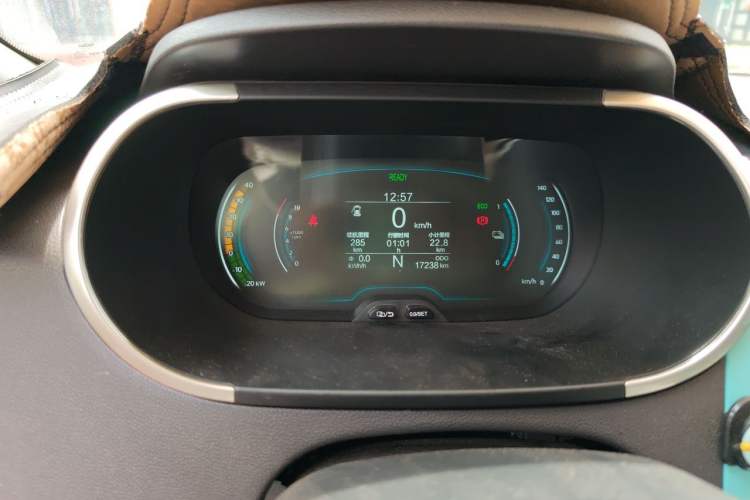 Used Chery QQ Little Ant 2021 150 000 Yuan "Ant Fan" Edition New Ant Cool Version Lithium-Ion Battery Instrument Cluster