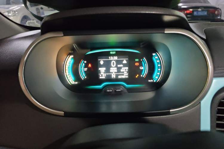Used Chery QQ Little Ant 2021 200 000 Yuan "Ant Fan" Edition Energized Version NMC Lithium Battery 301 km Instrument Cluster