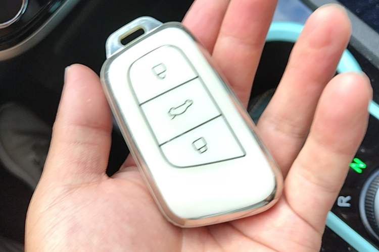 Used Chery QQ Little Ant 2021 200 000-Yuan Ant Fan Edition Talent Version NMC Battery 301 km Interior 1