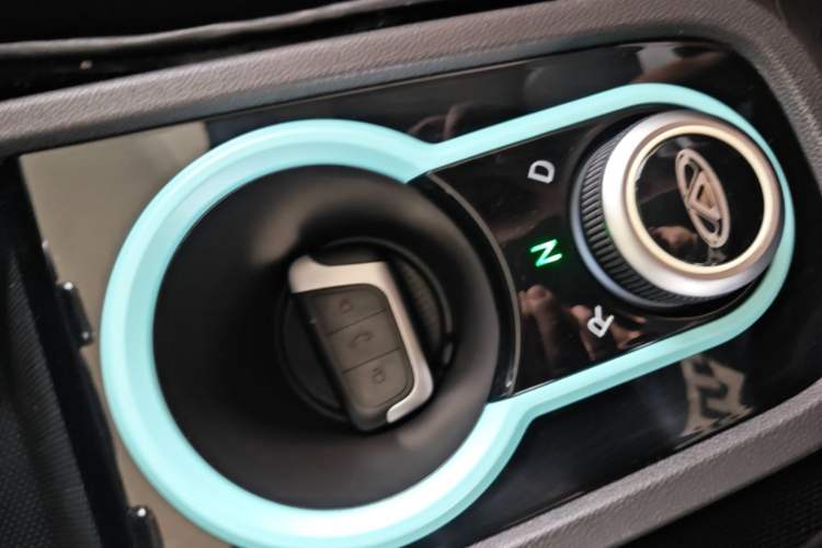 Used Chery QQ Little Ant 2021 150 000 Yuan "Ant Fan" Edition New Ant Cool Version Lithium-Ion Battery Interior 1