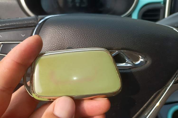 Used Chery QQ Little Ant 2021 200 000-Yuan Ant Fan Edition Talent Version NMC Battery 301 km Interior 1
