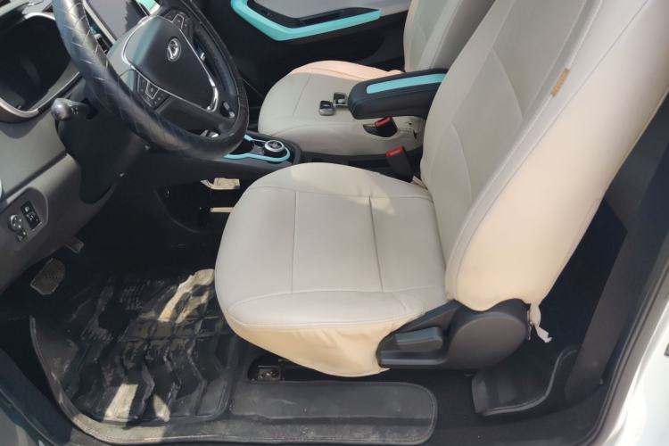 Used Chery QQ Little Ant 2021 150 000 Yuan "Ant Fan" Edition New Ant Cool Version Lithium-Ion Battery Interior 2
