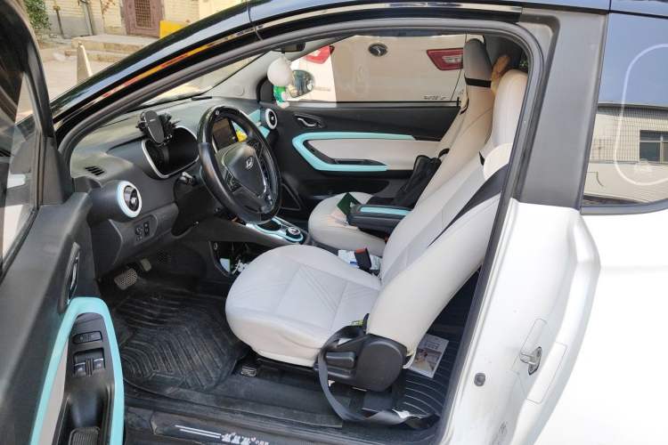 Used Chery QQ Little Ant 2021 200 000-Yuan Ant Fan Edition Talent Version NMC Battery 301 km Interior 3