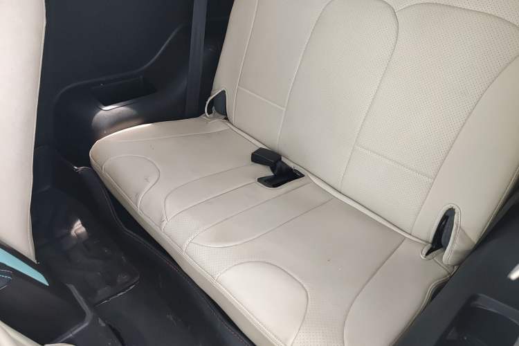 Used Chery QQ Little Ant 2021 150 000 Yuan "Ant Fan" Edition New Ant Cool Version Lithium-Ion Battery Interior 4