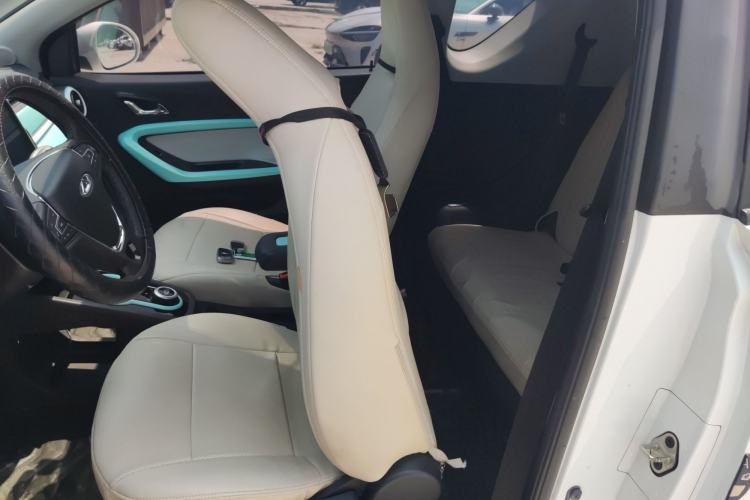 Used Chery QQ Little Ant 2021 150 000 Yuan "Ant Fan" Edition New Ant Cool Version Lithium-Ion Battery Interior 5