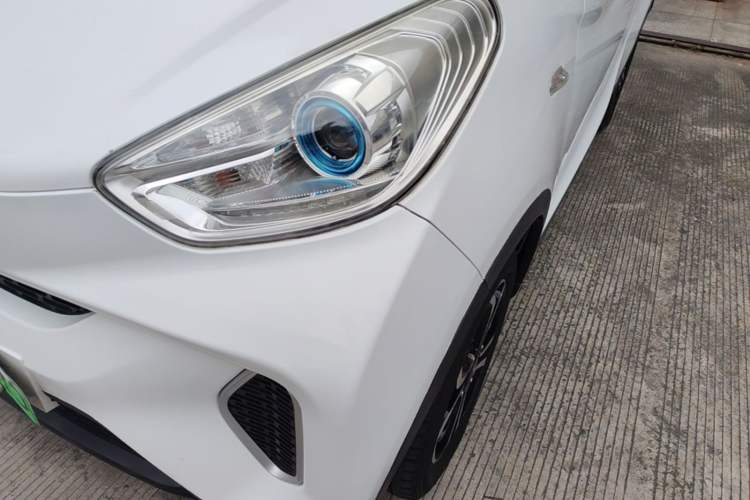 Used Chery QQ Little Ant 2021 200 000-Yuan Ant Fan Edition Talent Version NMC Battery 301 km Left Front Headlight