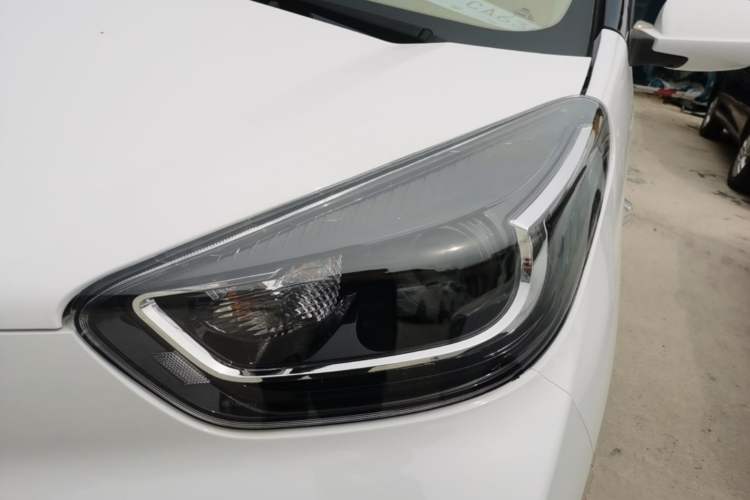 Used Chery QQ Little Ant 2021 150 000 Yuan "Ant Fan" Edition Ant Cool Version with Ternary Lithium Left Front Headlight