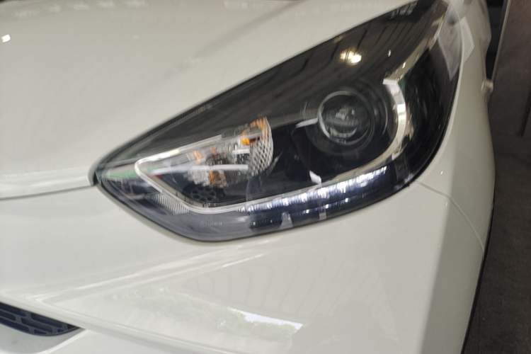Used Chery QQ Little Ant 2021 200 000-Yuan Ant Fan Edition Oxygen Version Lithium Iron Phosphate 301 km Left Front Headlight