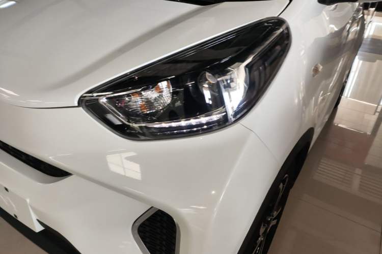 Used Chery QQ Little Ant 2021 200 000-Yuan Ant Fan Edition Talent Version NMC Battery 301 km Left Front Headlight