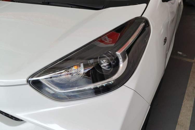 Used Chery QQ Little Ant 2021 200 000 Yuan Ant Fan Edition Energized Version NMC Lithium Battery 408 km Left Front Headlight