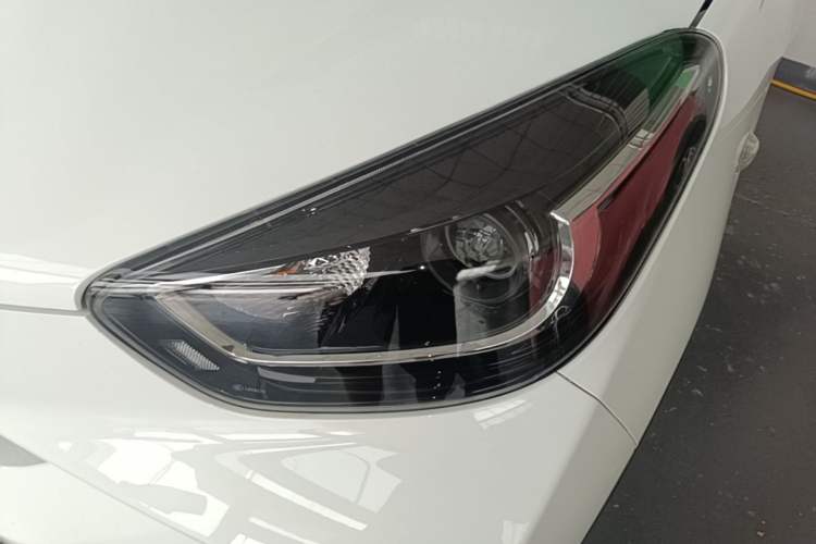 Used Chery QQ Little Ant 2021 200 000-Yuan Ant Fan Edition Talent Version NMC Battery 301 km Left Front Headlight
