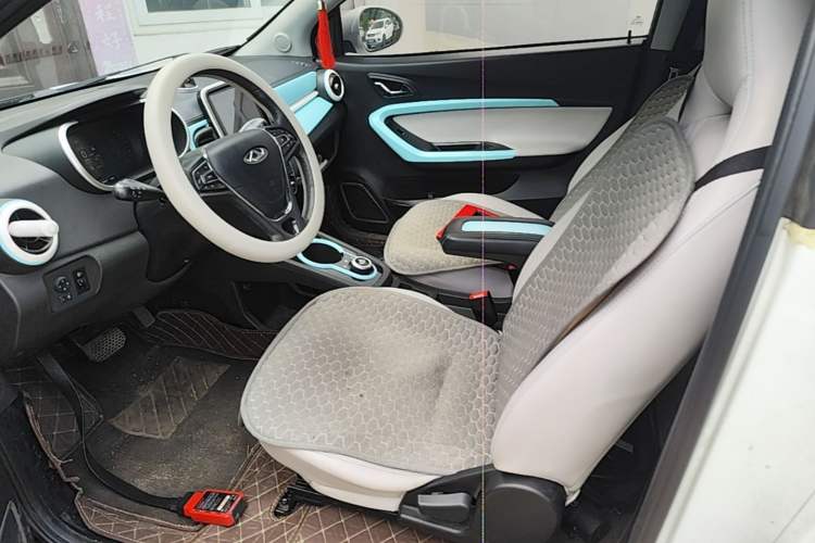 Used Chery QQ Little Ant 2021 200 000-Yuan Ant Fan Edition Talent Version NMC Battery 301 km Left Front Seat
