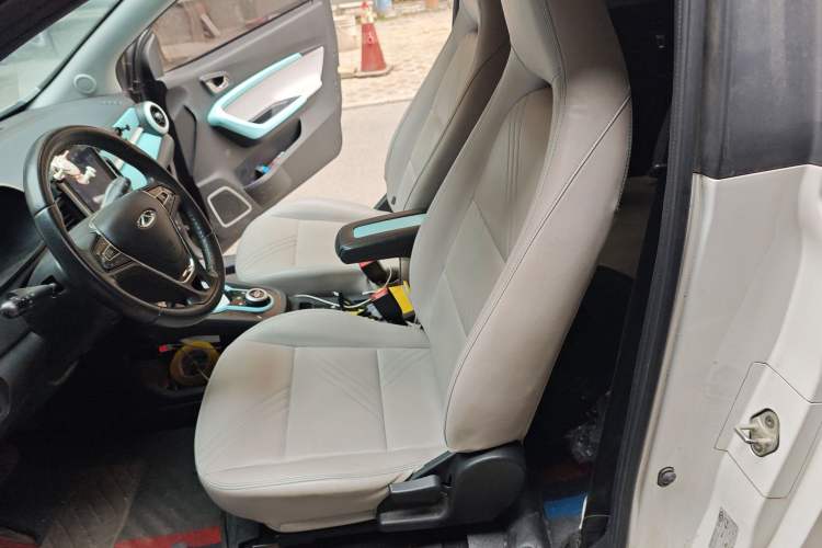 Used Chery QQ Little Ant 2021 150 000 Yuan "Ant Fan" Edition New Ant Cool Version Lithium-Ion Battery Left Front Seat