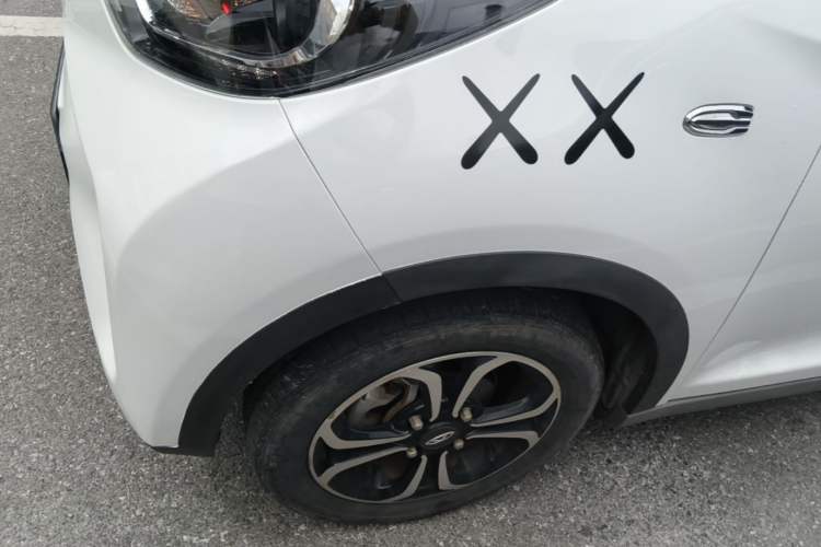 Used Chery QQ Little Ant 2021 200 000 Yuan "Ant Fan" Edition Energized Version NMC Lithium Battery 301 km Left Front Wheel Hub