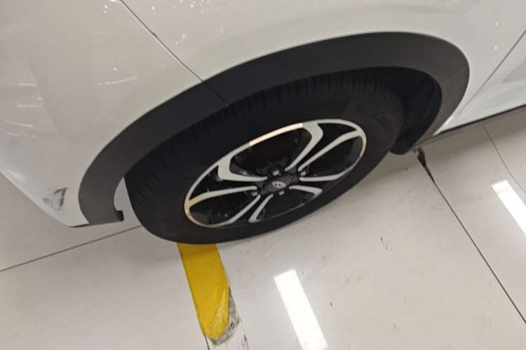 Used Chery QQ Little Ant 2021 150 000 Yuan Ant Fan Edition Ant Trend Version Lithium Iron Phosphate Left Front Wheel Hub