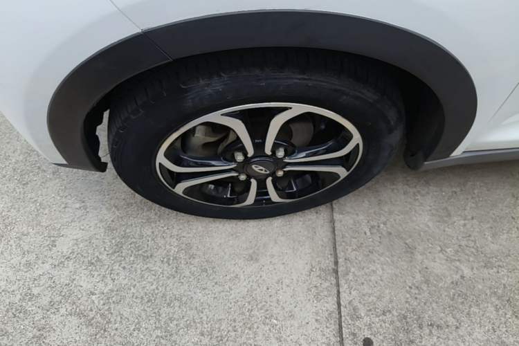 Used Chery QQ Little Ant 2021 150 000 Yuan Ant Fan Edition Ant Stylish Version Lithium Iron Phosphate Left Front Wheel Hub