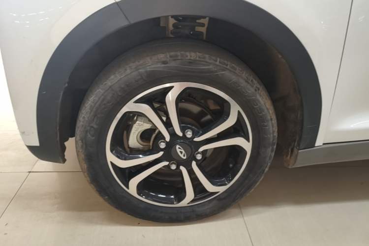 Used Chery QQ Little Ant 2021 150 000 Yuan Ant Fan Edition Ant Stylish Version Lithium-Ion Battery Left Front Wheel Hub