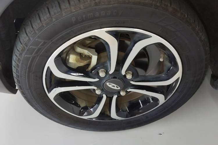 Used Chery QQ Little Ant 2021 150 000 Yuan Ant Fan Edition New Ant Cool Version Lithium Iron Phosphate Left Front Wheel Hub
