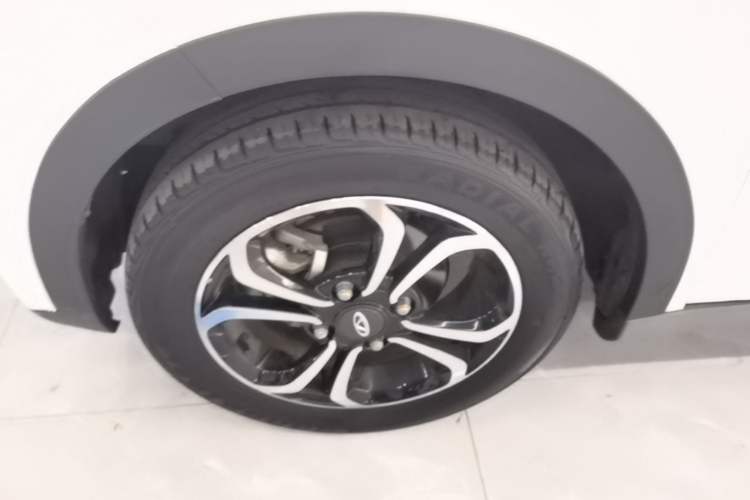 Used Chery QQ Little Ant 2021 150 000 Yuan Ant Fan Edition New Ant Cool Version Lithium Iron Phosphate Left Front Wheel Hub