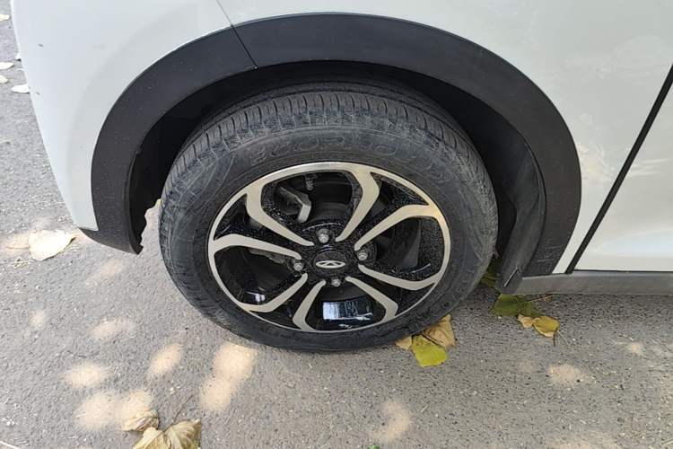 Used Chery QQ Little Ant 2021 150 000 Yuan "Ant Fan" Edition New Ant Cool Version Lithium-Ion Battery Left Front Wheel Hub