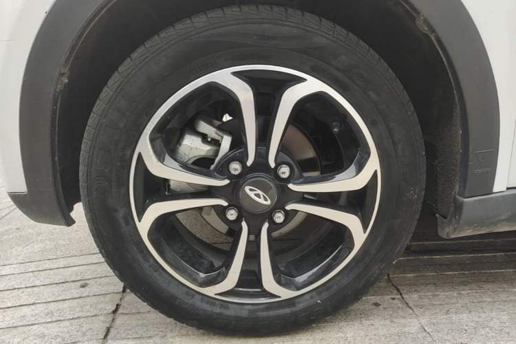 Used Chery QQ Little Ant 2021 150 000 Yuan Ant Fan Edition Ant Stylish Version Lithium-Ion Battery Left Front Wheel Hub