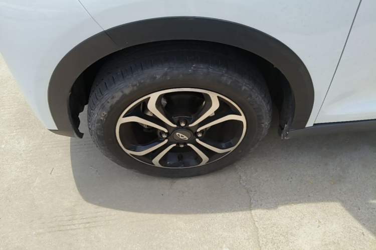 Used Chery QQ Little Ant 2021 150 000 Yuan Ant Fan Edition Ant Trend Version Lithium-Ion Battery Left Front Wheel Hub
