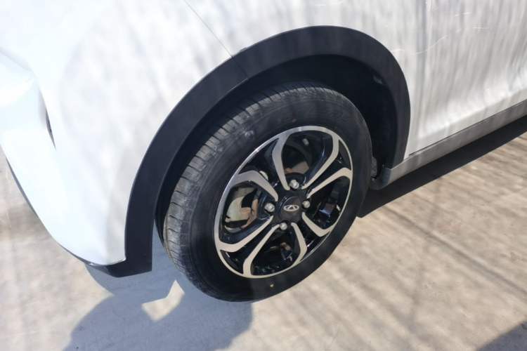 Used Chery QQ Little Ant 2021 150 000 Yuan "Ant Fan" Edition New Ant Xuan Version Lithium-NMC Battery Left Front Wheel Hub