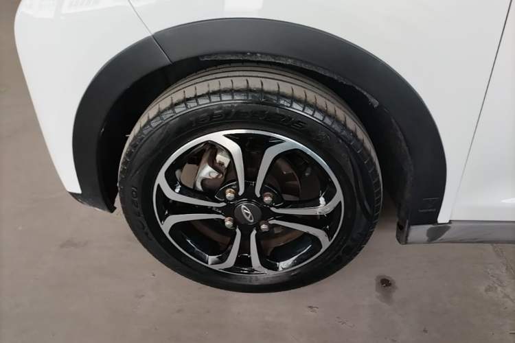 Used Chery QQ Little Ant 2021 150 000 Yuan Ant Fan Edition Ant Cool Version Lithium Iron Phosphate Left Front Wheel Hub