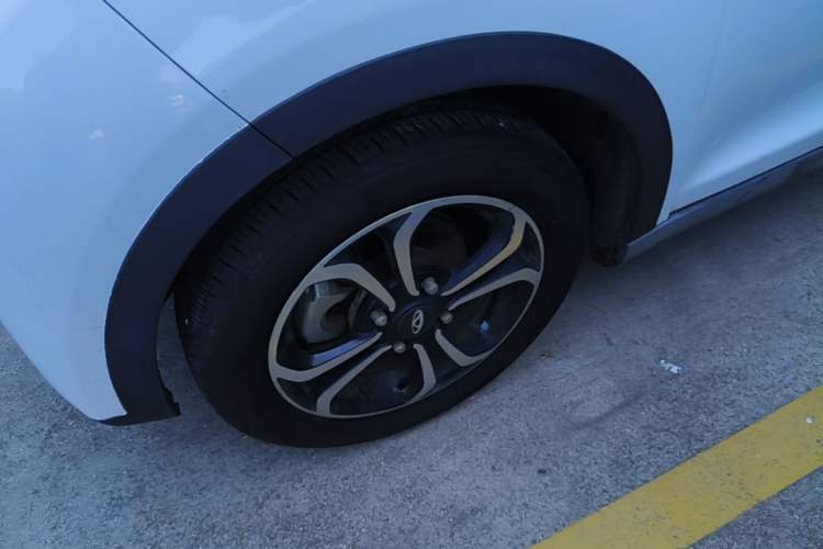 Used Chery QQ Little Ant 2021 150 000 Yuan Ant Fan Edition New Ant Cool Version Lithium Iron Phosphate Left Front Wheel Hub