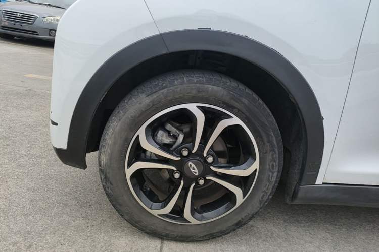Used Chery QQ Little Ant 2021 150 000 Yuan Ant Fan Edition Ant Stylish Version Lithium-Ion Battery Left Front Wheel Hub
