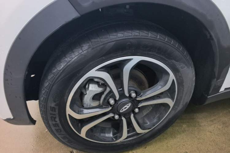 Used Chery QQ Little Ant 2021 150 000 Yuan Ant Fan Edition Ant Trend Version Lithium-Ion Battery Left Front Wheel Hub