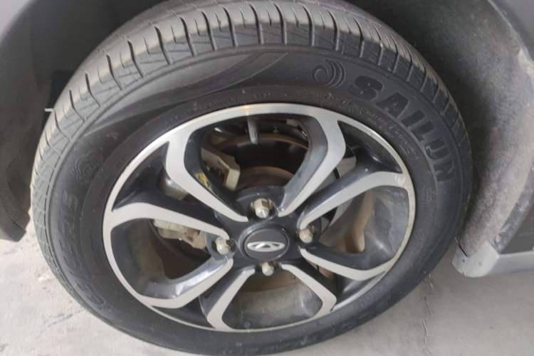 Used Chery QQ Little Ant 2021 200 000 Yuan Ant Fan Edition Energized Version NMC Lithium Battery 408 km Left Front Wheel Hub