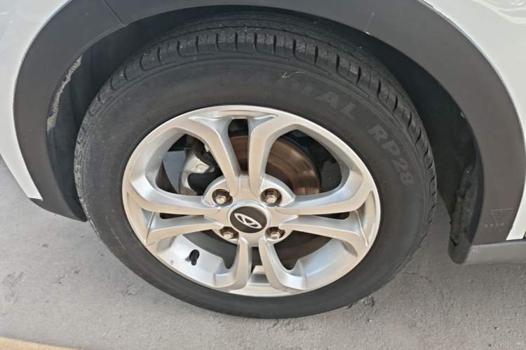 Used Chery QQ Little Ant 2021 200 000-Yuan Ant Fan Edition Energetic Version NMC Lithium Battery 301 km Left Front Wheel Hub