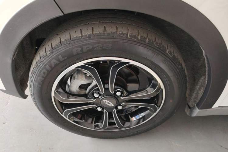 Used Chery QQ Little Ant 2021 200 000 Yuan Ant Fan Edition Energized Version NMC Lithium Battery 408 km Left Front Wheel Hub