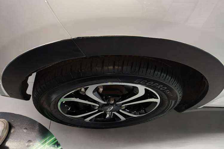 Used Chery QQ Little Ant 2021 150 000 Yuan Ant Fan Edition Ant Stylish Version Lithium-Ion Battery Left Front Wheel Hub